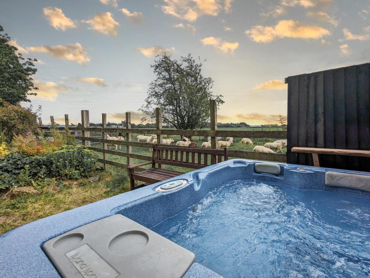 The Gilpin Farmhouse, Lake District Getaway Levens Exterior photo