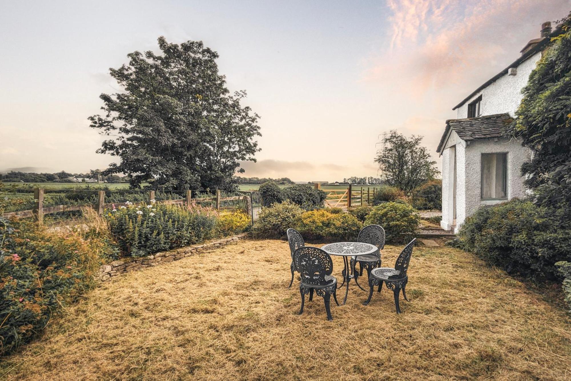 The Gilpin Farmhouse, Lake District Getaway Levens Exterior photo